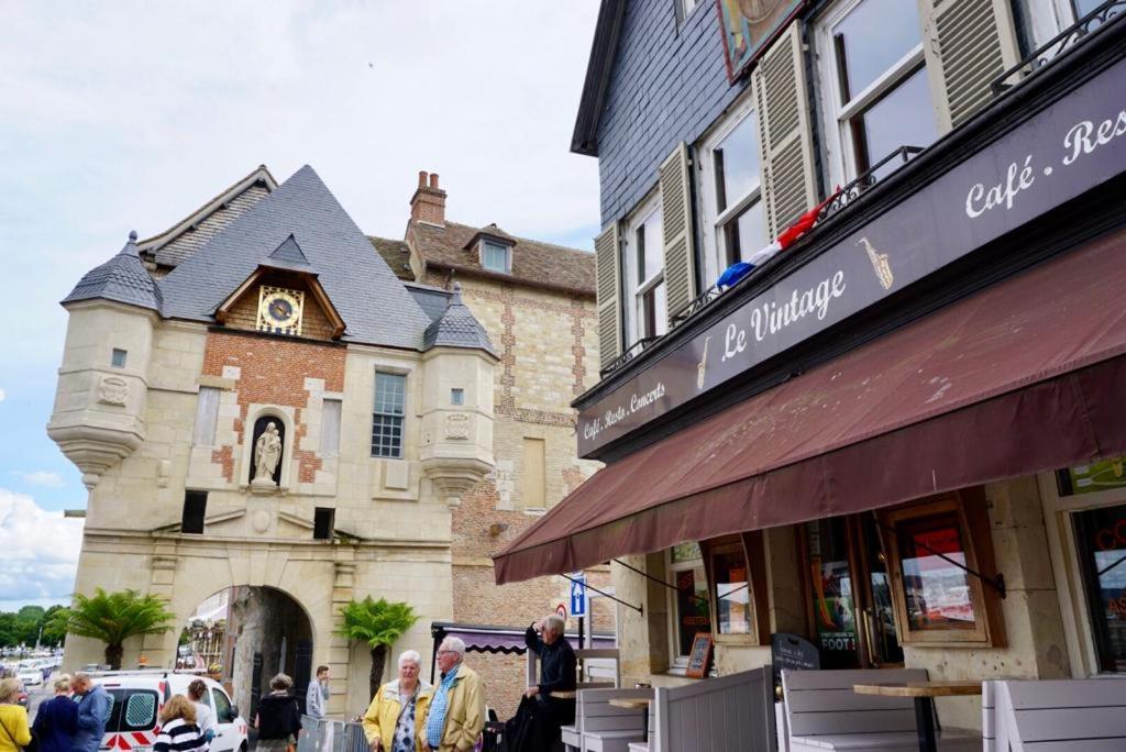 Le Bourg Bed and Breakfast Asnieres-en-Bessin Eksteriør billede