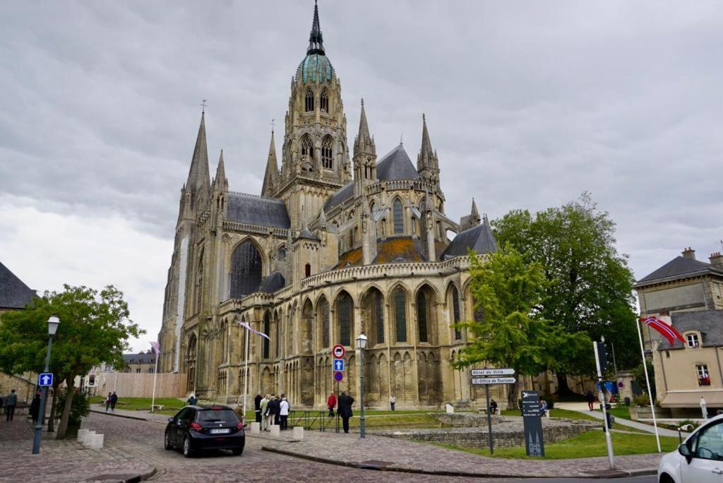 Le Bourg Bed and Breakfast Asnieres-en-Bessin Eksteriør billede