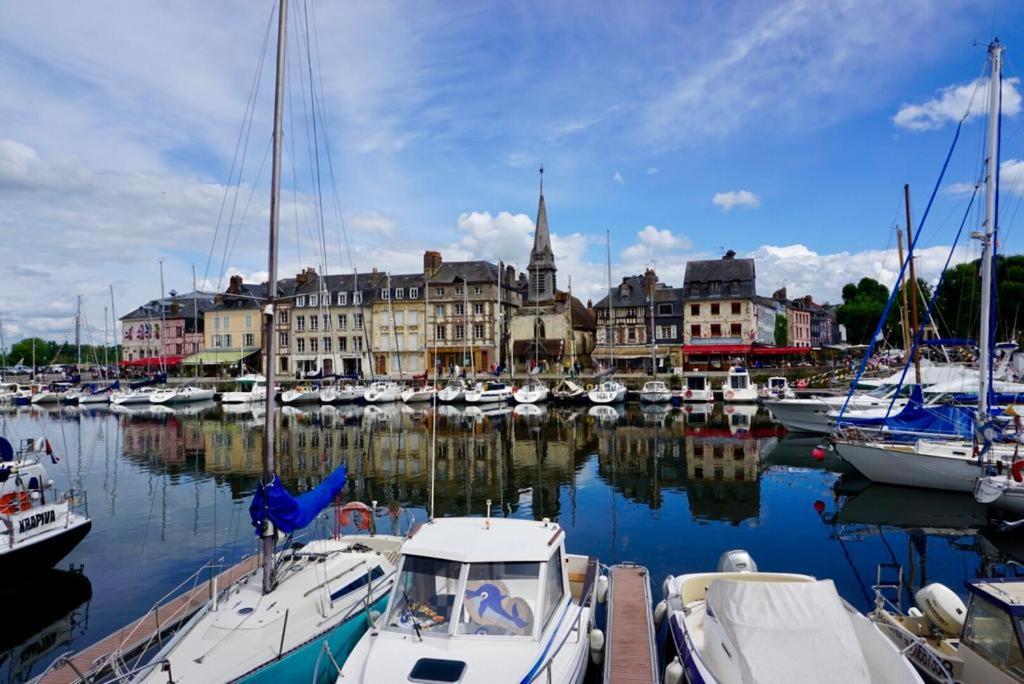 Le Bourg Bed and Breakfast Asnieres-en-Bessin Eksteriør billede