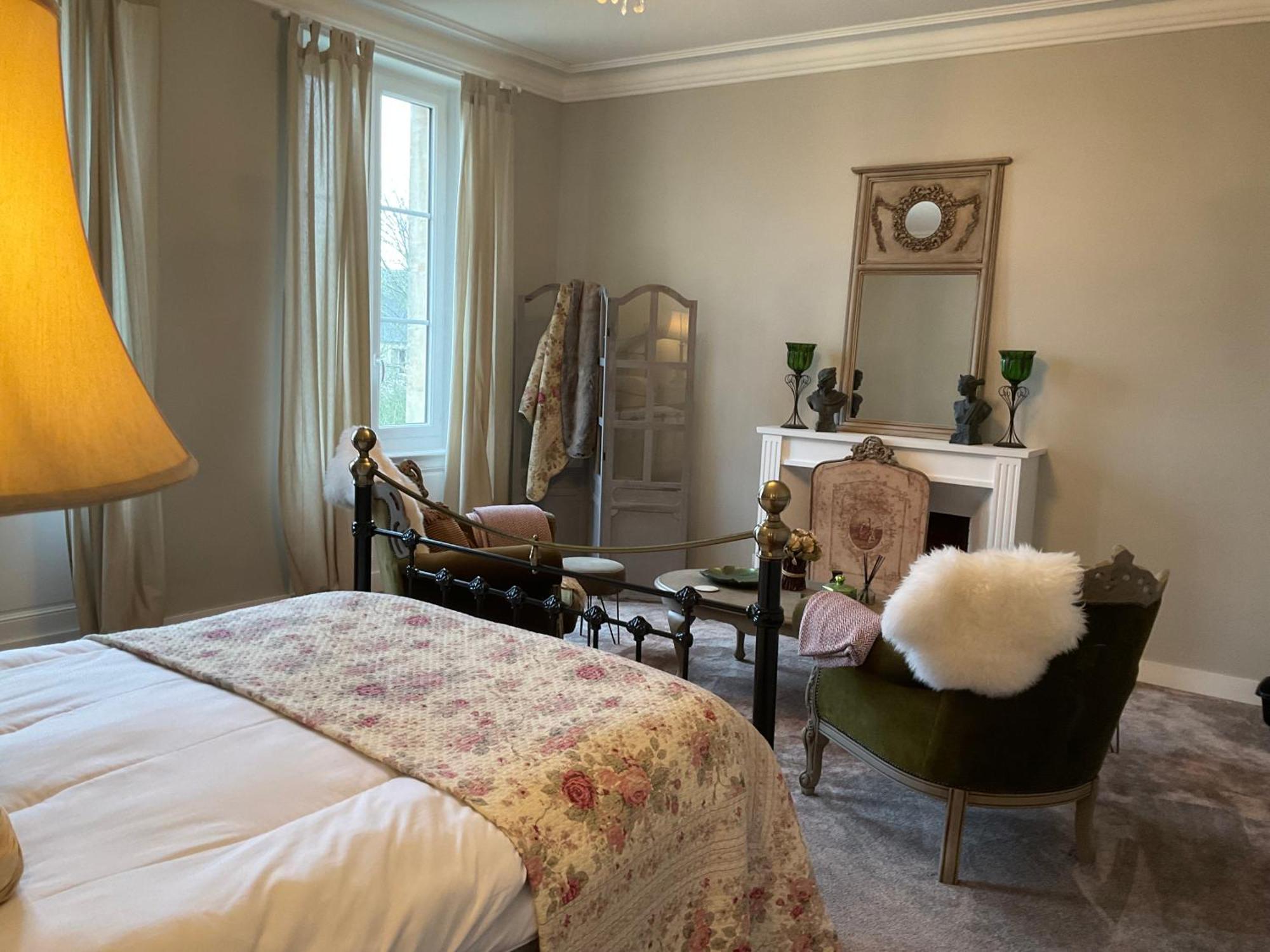 Le Bourg Bed and Breakfast Asnieres-en-Bessin Eksteriør billede